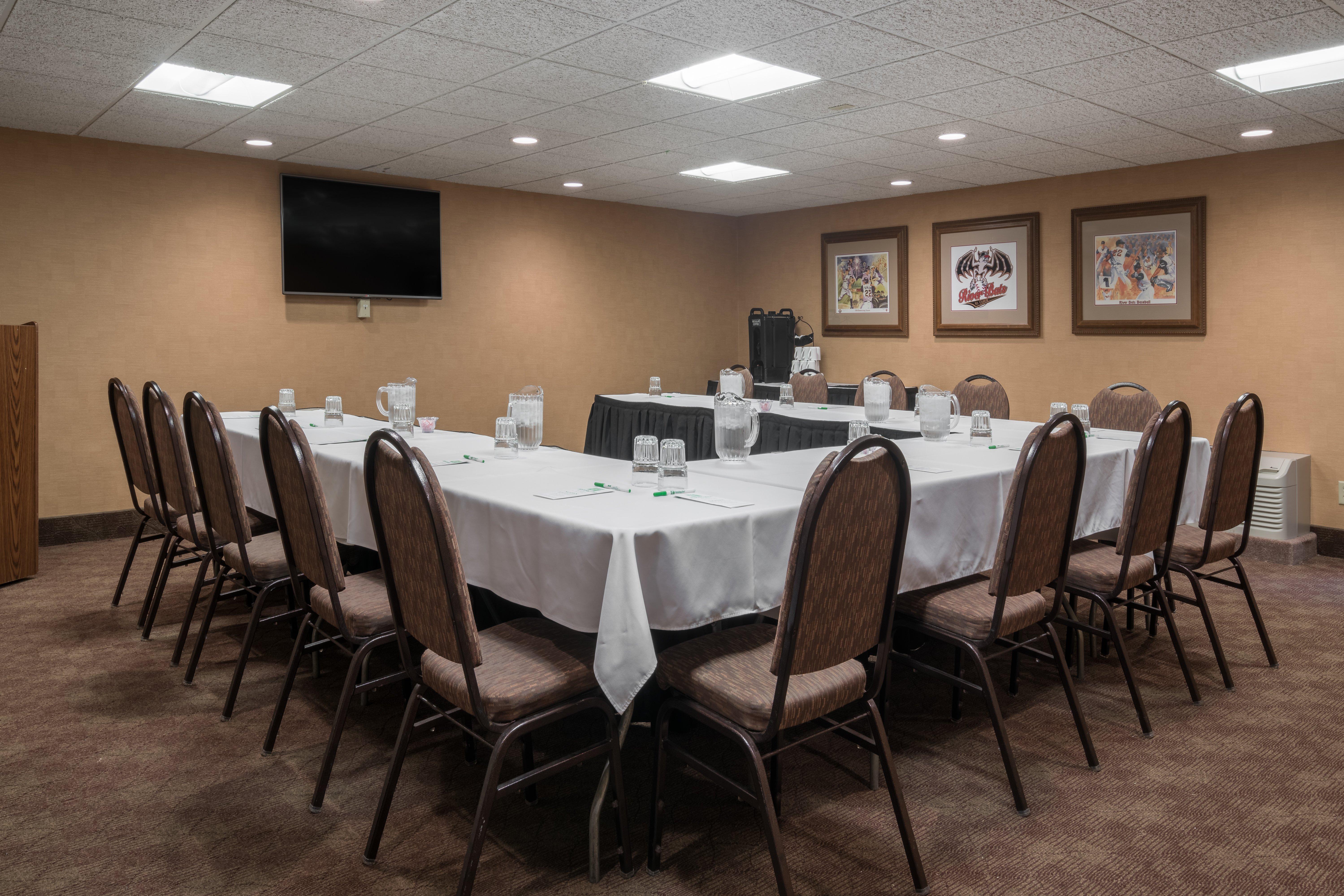 Holiday Inn & Suites St. Cloud By Ihg Exterior photo