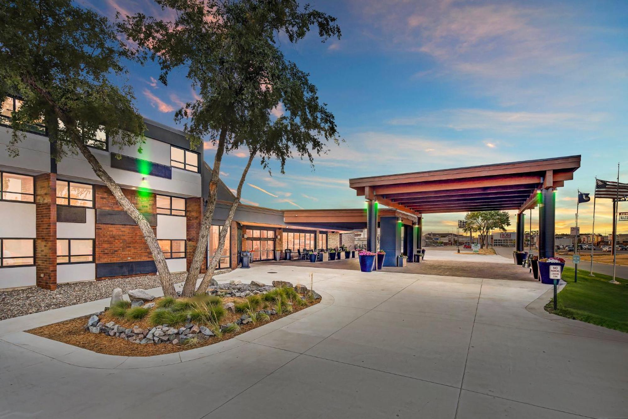 Holiday Inn & Suites St. Cloud By Ihg Exterior photo